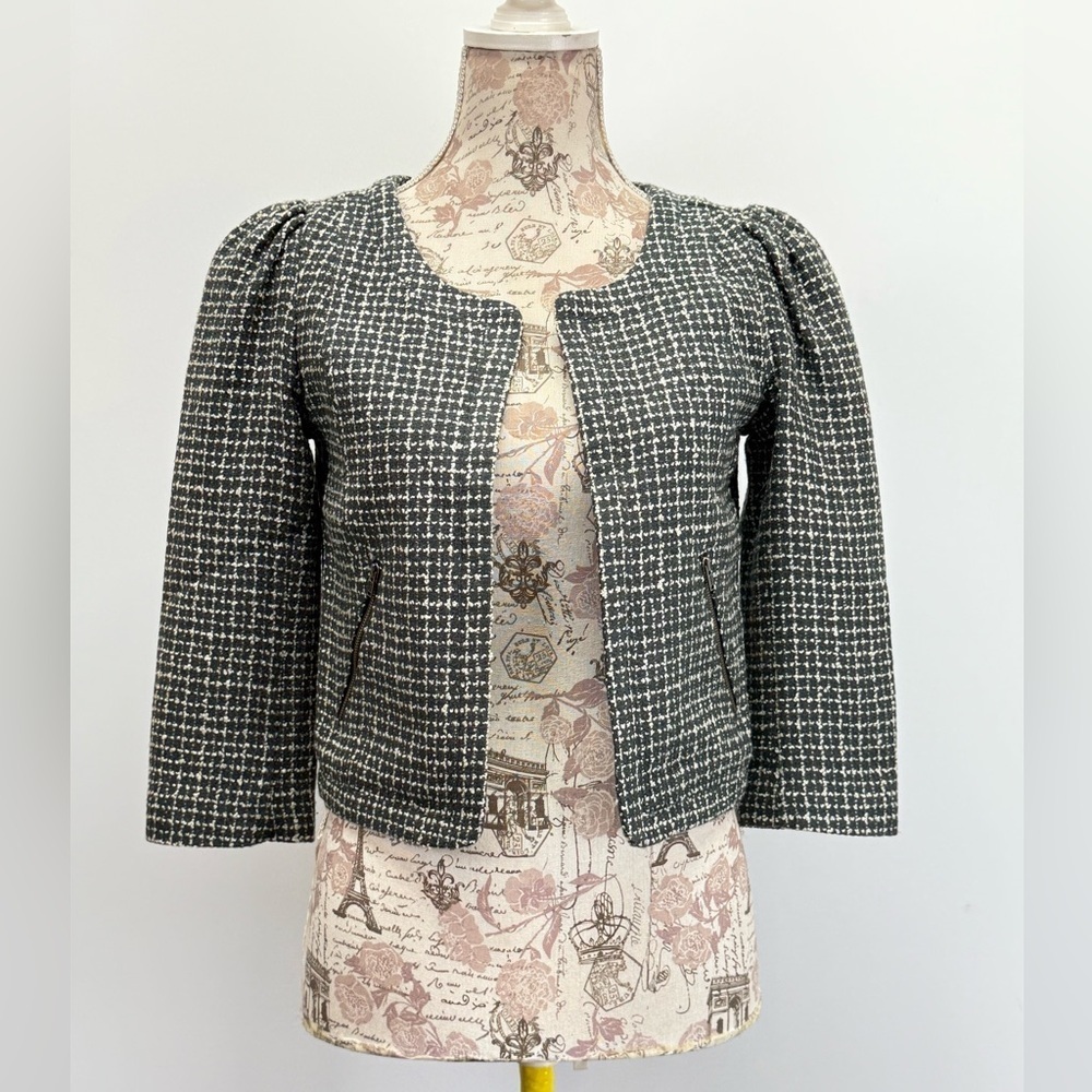 🛍️FRENCHI Black and white tweed‎ crop jacket size S.